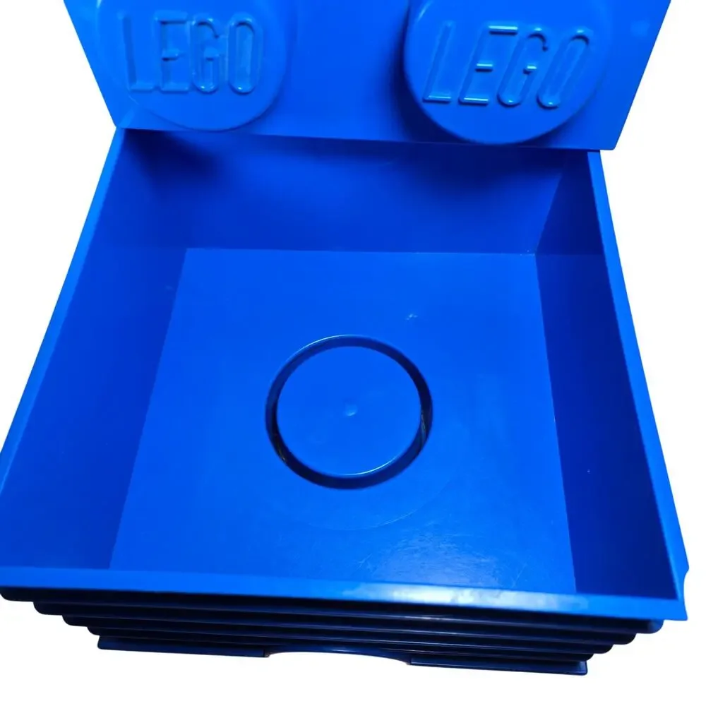 Lego stud royal
